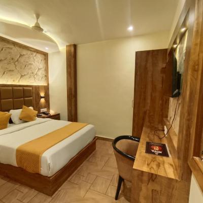 Hotel Riva International Goregaon- Near NESCO (Motilal Nagar Part 2, Next to Noor Masjid, Opp. Central Mall, Bangur Nagar, Goregaon off Link Road, Goregaon (w) 400104 Mumbai)