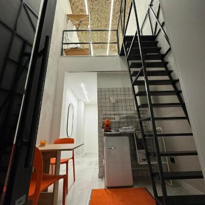 Orange heart room (Via Detta Innominata, 55 80146 Naples)