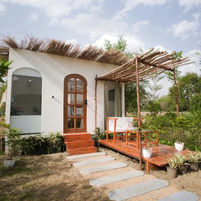 Countryside Offgrid (Beige  cafe , Leopard trail 122102 Gurgaon)