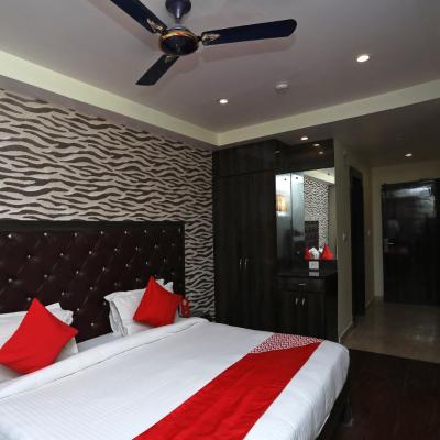 OYO Hotel Maan ( 0, 1st Floor, Saraswati Complex, New Railway Road, Sector 12 122001 Gurgaon)