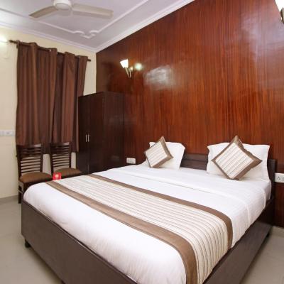 OYO Hotel Global Inn (A-184, Road No. 1, Near IGI Airport, Mahipalpur Extn,New Delhi-110037, India 110037 New Delhi)