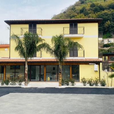 Villa Delle Rose (Via Eduardo Scarfoglio 80125 Naples)