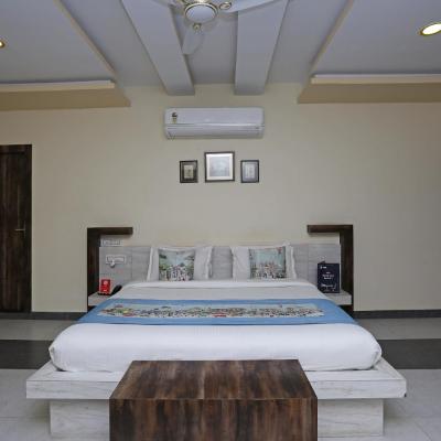 Super Collection O 9204 Hotel Greenland (Hotel Anant Palace,  Near Tata Classic Motors,  Sector -6 Hiren Magri 313002 Udaipur)
