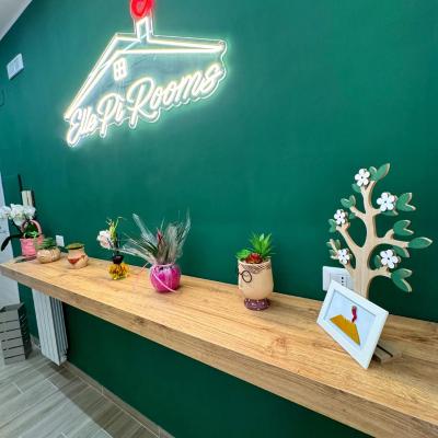 EllePì Rooms (Via Giulio Palermo, 23 80131 Naples)