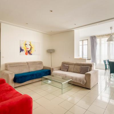 Champs-Élysées Lincoln - 2BDR (14 Rue Lincoln 75008 Paris)