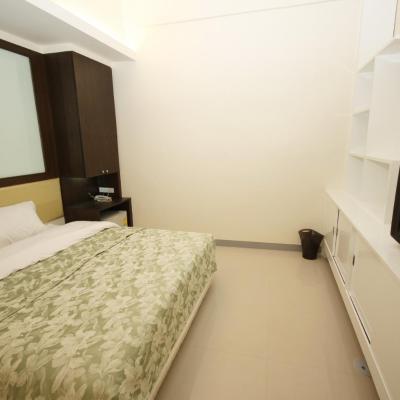 Nine Place Sukhumvit 40 (3763/13-14, 3757/ 5 end of soi sukumwit 40 , last bridge on left hand side, Rama 4 Road, Klong Toey 10110 Bangkok)