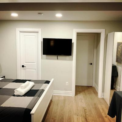 Lawrence Garden Guesthouse (79 Lawrence Avenue East M4N 1S5 Toronto)