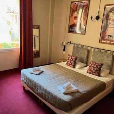 Hôtel Le Colbert (7 rue Agricol Perdiguier 84000 Avignon)