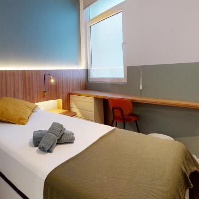 Ola Living Hostal Tetuan (Calle de Sánchez Preciado, 12 28039 Madrid)