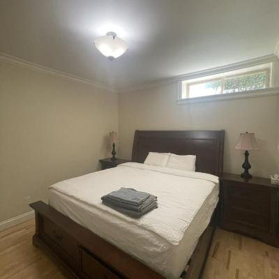 Spacious & Cozy 2 BD Suite in Heart of Vancouver (1109 West 40th Avenue V6M 1V1 Vancouver)