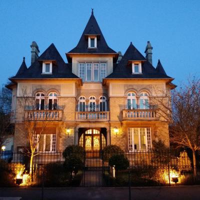 Le Castel Guesthouse (1 Boulevard Sadi Carnot 14400 Bayeux)