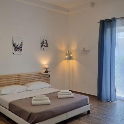 Fly B&B (Strada Comunale Tavernola, 138 80144 Naples)