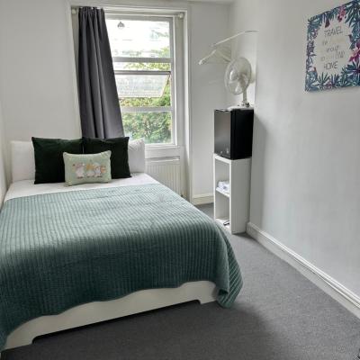 LORD MERIT GUEST HOUSE KING'S CROSS GRAYS INN ROAD (276A Grays Inn Road WC1X 8EB Londres)