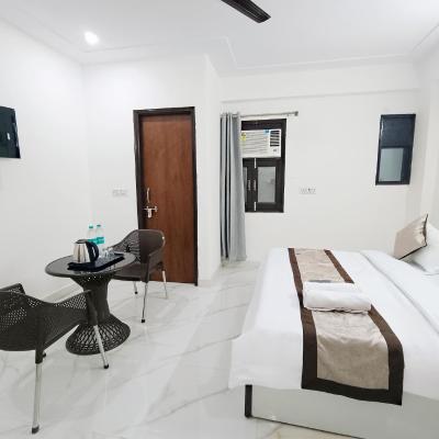 Hotel Krishna By The Premium Villa (House No. 158, Near A-Block Pochanpur, Village - Pochanpur, Dwarka Sector - 23, South West Delhi - 110077, Delhi, India 110077 New Delhi)