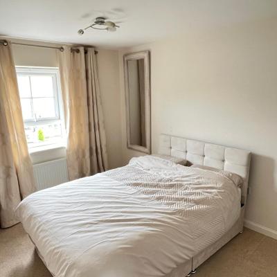 En-suite master near Nottingham city hospital (7 Breconshire Gardens NG6 0RF Nottingham)
