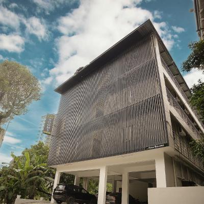 Hotel Gold Suite, Kakkanad (Seaport - Airport Road 682037 Cochin)