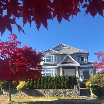 Queen Elizabeth House - Vancouver (5485 Manitoba Street V5Y 3C3 Vancouver)