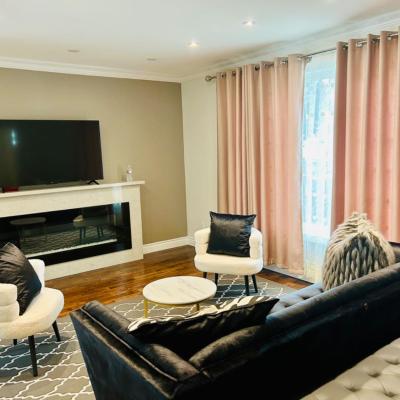 Spacious Modern Queen Room Near Fairview Mall, 401 & 404 (2 Patrick Blvd M2J 3K8 Toronto)