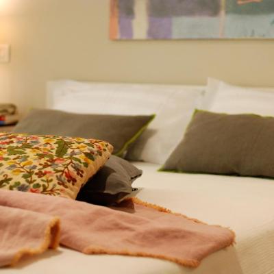 Isola Libera (Via Luigi Sala 16 20143 Milan)