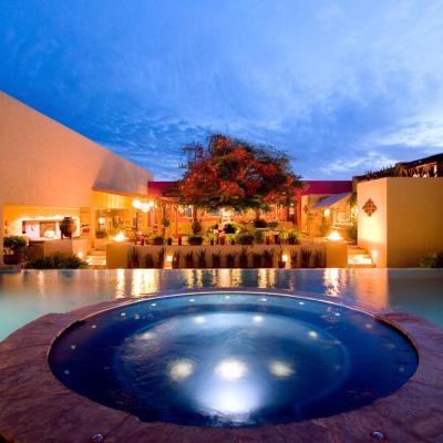 Hotel Los Patios (Carretera Transpeninsular Km 4 23400 Cabo San Lucas)