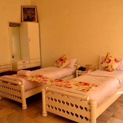 Sneh Deep Guest House (B-33, Sethi Colony, Pustakalaya Marg, Near Transport Nagar 302004 Jaipur)