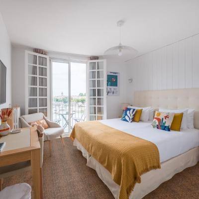 Tour de Nesle La Rochelle Vieux Port 3 etoiles (2, Quai Louis Durand 17000 La Rochelle)