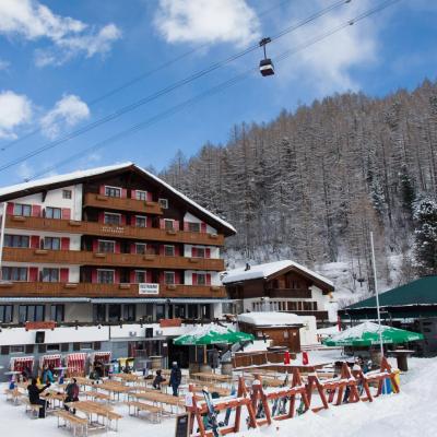 Hotel THE LARIX ski-in ski-out (Gletscherstrasse 14 3906 Saas-Fee)