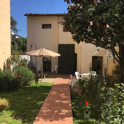 Guest House Il Naif (Via Raffaelllo Sernesi 35A 50142 Florence)