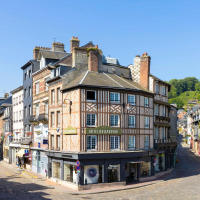 Hotel Le Dauphin (10 Place Pierre Berthelot 14600 Honfleur)
