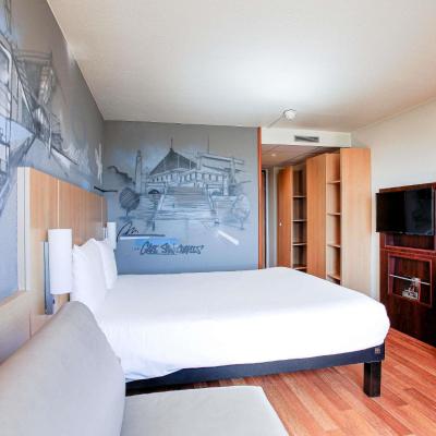 ibis Marseille Centre Gare Saint Charles (1 Square Narvick 13001 Marseille)