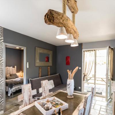 Hôtel particulier-Les cottages du Bassin d'Arcachon - Nuitée-Court séjour- Petit-déjeuner sur demande (18, Allée du Clos de Cantaranne 33470 Gujan-Mestras)