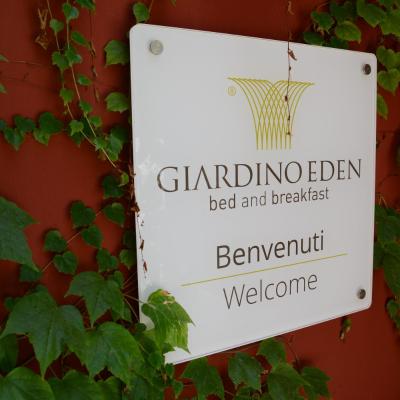 Giardino Eden B&B (Via Gabriele Jannelli 51 80127 Naples)