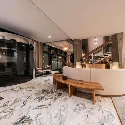 Mercure Grenoble Centre Alpotel (12 Boulevard Maréchal Joffre 38000 Grenoble)