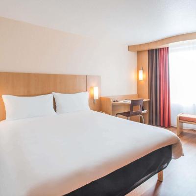 ibis Nantes Centre Tour Bretagne (19 rue Jean Jaurès 44000 Nantes)