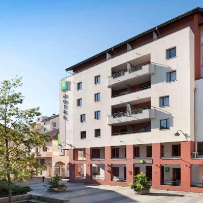 ibis Styles Annecy Centre Gare (1 Place de la Mandallaz 74000 Annecy)