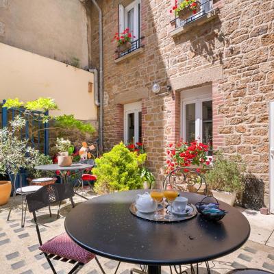 Hotel Kyriad Saint Malo Centre Plage (49, Chaussée du Sillon 35400 Saint-Malo)