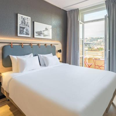 Campanile Lyon Centre - Gare Perrache - Confluence (17 Place Carnot 69002 Lyon)