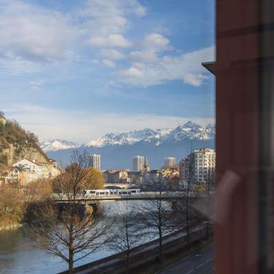 ibis Grenoble Gare (27 Quai Claude Bernard 38000 Grenoble)