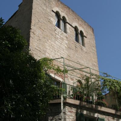 Hôtel Jean XXII (2 Rue Edmond Albe 46000 Cahors)