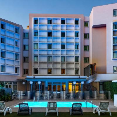 B&B HOTEL Marseille Bonneveine (8 Avenue Elsa Triollet 13008 Marseille)