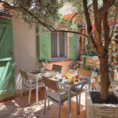 Hôtel Le Colbert (7 rue Agricol Perdiguier 84000 Avignon)