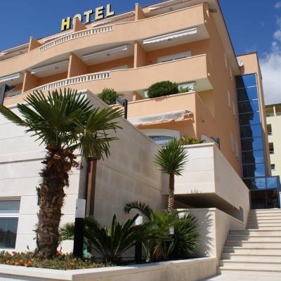 Hotel Rosina (Vukovarska 38 21300 Makarska)