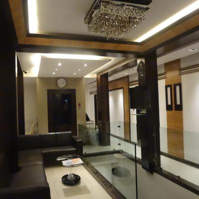 Hotel Causeway, Colaba (43/45 Mathuradas Estate, 3rd Floor, Shahid Bhagat Singh Road, Opp Colaba Police Station  400039 Mumbai)