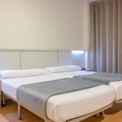 Vértice Roomspace (Laguna Dalga, 4 28021 Madrid)