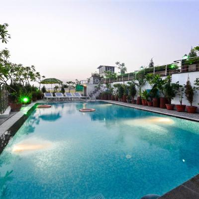 Hotel Taj Resorts (538, Near Shilp Gram, Taj Mahal E Gate, Eastern Gate of Taj Mahal 282010 Agra)