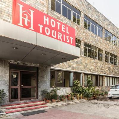 Hotel The Tourist - 1 min from New Delhi Railway Station (7361,Ram Nagar Qutab Road Pharganj Near New Delhi Railway Station New Delhi 110055 New Delhi)