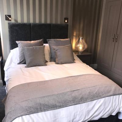 Lil's On The Waterfront (5 Kings Staith YO1 9SN York)