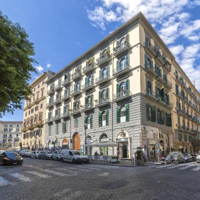 Certosa Suite (45 Via Gian Lorenzo Bernini 45 80129 Naples)