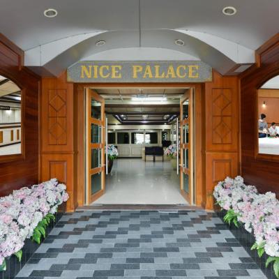 Nice Palace Hotel (72/54 Soi Inthamara 1/1 Shutthisan Rd.,  10400 Bangkok)